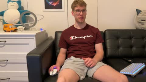 blueeyedtallguy online show from January 2025 01:42:02 AM