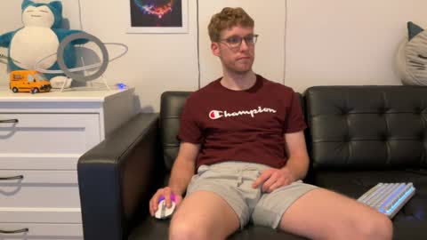 blueeyedtallguy online show from January 2025 04:44:02 AM