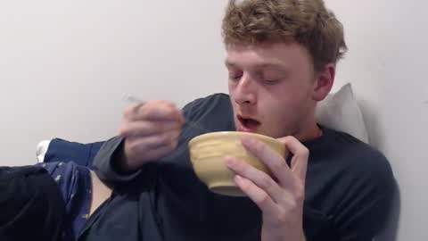 blue eyed twink online show from February 2026 03:48:01 AM