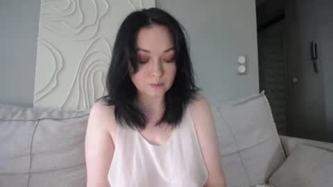 Snapshot of blueeyeess chatting on June 2026 11:08:01 AM Alina online show from June 2026 11:08:01 AM