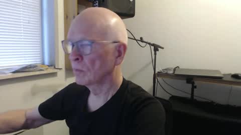 blueeyesn8 online show from October 2025 08:04:02 AM