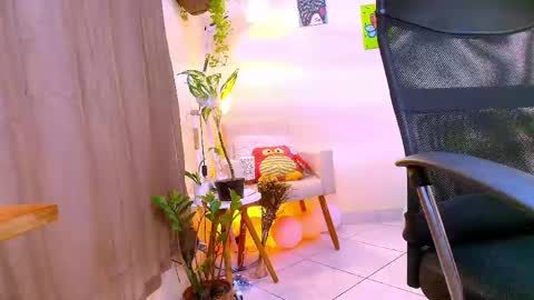 FLORAA online show from April 2026 01:47:01 PM