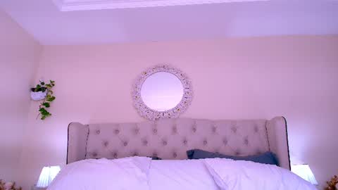 Snapshot of blueflora chatting on July 2026 04:22:02 PM FLORAA online show from July 2026 04:22:02 PM