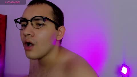 Snapshot of bluehsunny chatting on November 2025 06:59:02 PM alexander online show from November 2025 06:59:02 PM