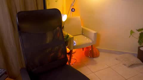 FLORAA online show from October 2025 03:32:01 PM