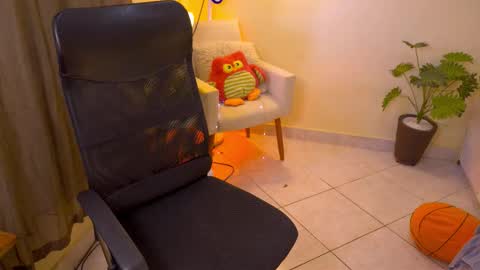 FLORAA online show from November 2025 03:34:01 PM