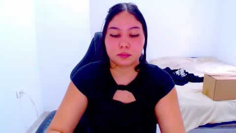 Snapshot of blumbum chatting on October 2025 10:20:02 PM Hey guysI am BrendaWelcome my room online show from October 2025 10:20:02 PM