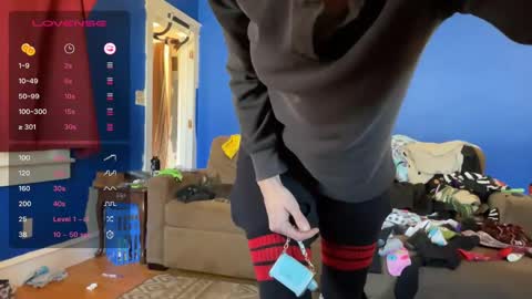 Blunt Xlut online show from November 2025 05:12:02 PM