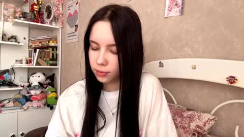 Snapshot of blush_fairy chatting on September 2025 10:39:02 AM Milou online show from September 2025 10:39:02 AM