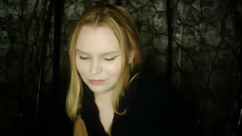 blushing_star online show from October 2025 04:38:02 PM