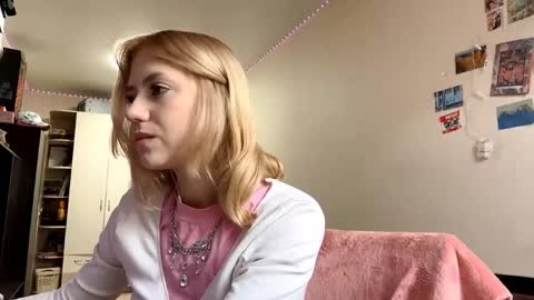 Elizabeth online show from November 2025 06:35:02 AM