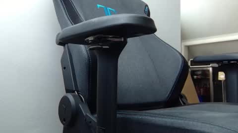 Snapshot of blzd5 chatting on October 2025 06:08:01 PM blzd5 online show from October 2025 06:08:01 PM