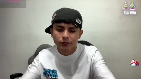 Snapshot of bob_pettersonn chatting on December 2024 11:13:01 PM Bob INDEPENDENT MODEL online show from December 2024 11:13:01 PM