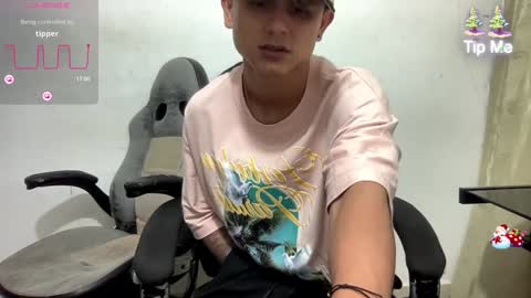 Snapshot of bob_pettersonn chatting on December 2024 12:18:01 AM Bob INDEPENDENT MODEL online show from December 2024 12:18:01 AM
