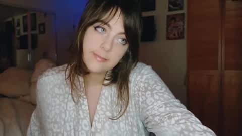 Snapshot of bobbivalentine chatting on November 2025 03:50:01 AM Bobbi Valentine online show from November 2025 03:50:01 AM