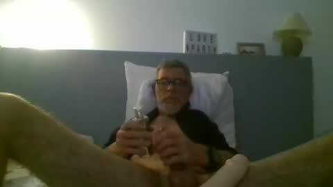 Snapshot of bobleymar33 chatting on October 2025 10:44:02 PM bobleymar33 online show from October 2025 10:44:02 PM