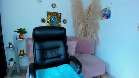  Salma Independent Model online show from February 2025 04:55:01 PM