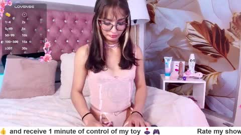 Snapshot of bonn_glow chatting on April 2026 08:42:01 AM i AM Bonnie online show from April 2026 08:42:01 AM