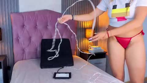 bonnali_lune online show from April 2026 05:07:01 AM