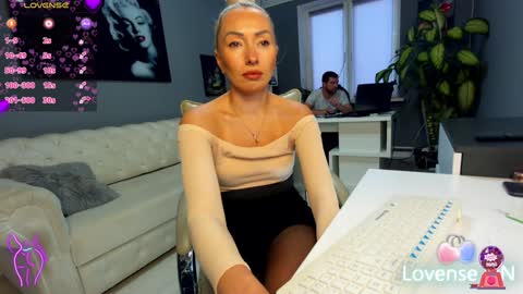 Snapshot of bonnie_annd_clyde chatting on December 2024 01:55:01 PM bonnie_annd_clyde online show from December 2024 01:55:01 PM