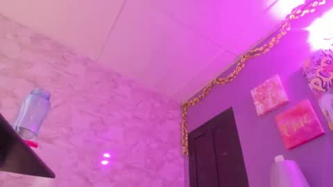 Bonnie online show from December 2024 02:44:01 PM