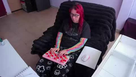 Snapshot of bonnie_moon_ chatting on October 2025 06:38:02 PM Bonnie Help me reach 500 likes online show from October 2025 06:38:02 PM