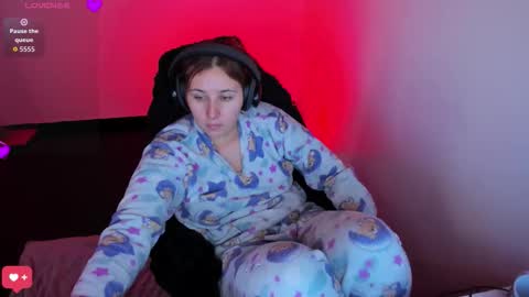 Bonnie Help me reach 500 likes online show from March 2026 06:30:01 PM