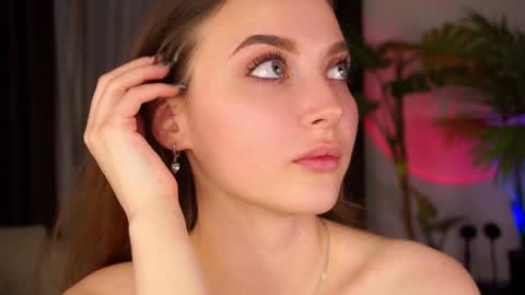 Snapshot of bonniecannon chatting on December 2024 07:18:02 AM Grace online show from December 2024 07:18:02 AM