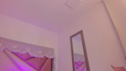 Snapshot of bonniecute_ chatting on June 2026 12:05:02 AM online show from June 2026 12:05:02 AM