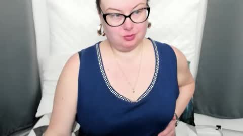 Bonnie online show from November 2025 05:40:01 AM