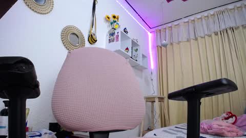 Snapshot of bonny_clyde_xx_ chatting on February 2025 11:43:02 AM Soffy Brooks Independent model online show from February 2025 11:43:02 AM