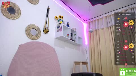 Snapshot of bonny_clyde_xx_ chatting on February 2025 08:28:01 PM Soffy Brooks Independent model online show from February 2025 08:28:01 PM