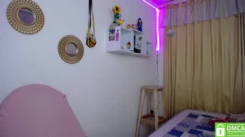 Snapshot of bonny_clyde_xx_ chatting on February 2025 07:28:01 AM Soffy Brooks Independent model online show from February 2025 07:28:01 AM