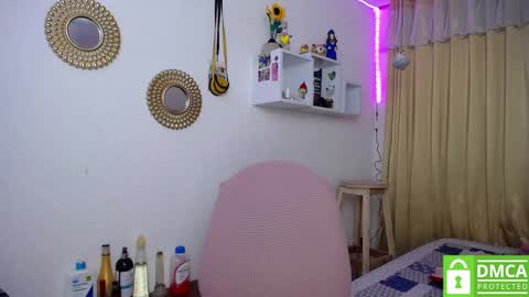 Snapshot of bonny_clyde_xx_ chatting on February 2025 07:34:02 AM Soffy Brooks Independent model online show from February 2025 07:34:02 AM