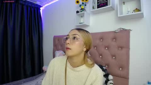 Snapshot of bonny_clyde_xx_ chatting on September 2025 07:21:02 AM Soffy Brooks Independent model online show from September 2025 07:21:02 AM