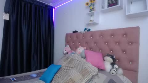 Snapshot of bonny_clyde_xx_ chatting on October 2025 06:44:01 AM Soffy Brooks Independent model online show from October 2025 06:44:01 AM