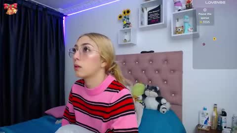 Snapshot of bonny_clyde_xx_ chatting on October 2025 05:26:02 AM Soffy Brooks Independent model online show from October 2025 05:26:02 AM