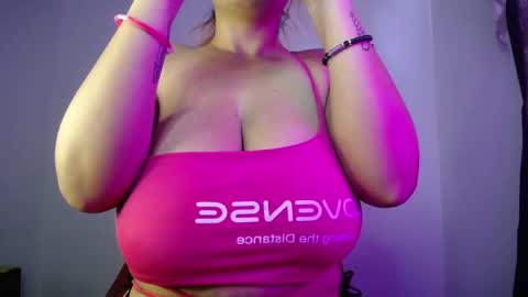 Snapshot of boobs_magic chatting on October 2025 07:11:01 PM KIM online show from October 2025 07:11:01 PM