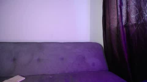 KIM     online show from November 2025 09:39:01 PM