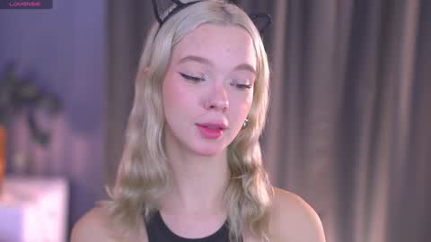 Alina online show from October 2025 08:06:01 AM