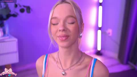Snapshot of boobybliss chatting on April 2026 07:44:01 AM Alina online show from April 2026 07:44:01 AM