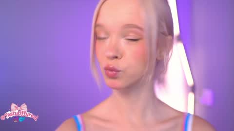 Snapshot of boobybliss chatting on May 2026 08:20:01 AM Alina online show from May 2026 08:20:01 AM