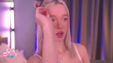 Snapshot of boobybliss chatting on June 2026 08:49:01 AM Alina online show from June 2026 08:49:01 AM