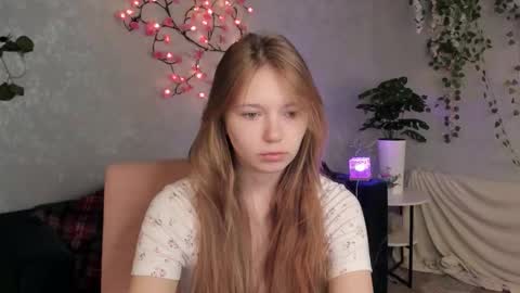 Milena online show from November 2025 03:49:01 AM