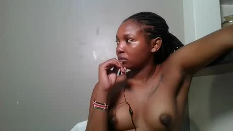 bootie_caramel online show from May 2026 04:06:01 AM