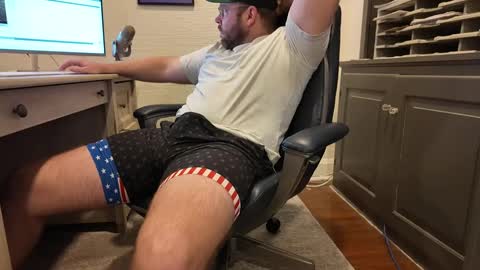 Snapshot of boredhorndog chatting on October 2025 01:42:02 PM Boredhorndog online show from October 2025 01:42:02 PM