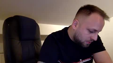 hugo online show from April 2026 06:02:01 PM