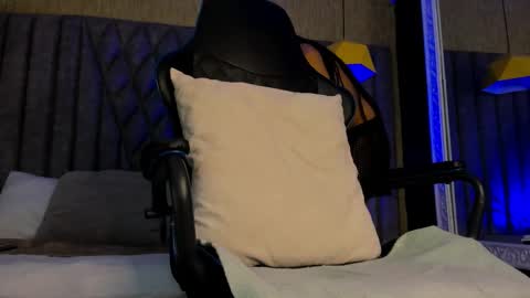 Boss online show from November 2025 03:50:02 AM