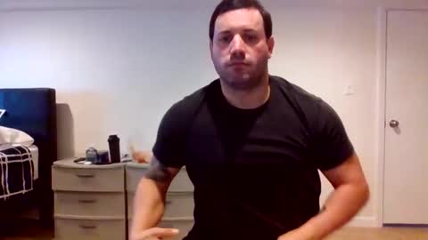 The Italian Boss  online show from December 2025 02:00:02 PM