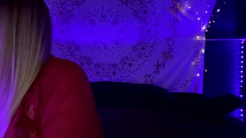 BossMom online show from January 2025 02:10:01 AM